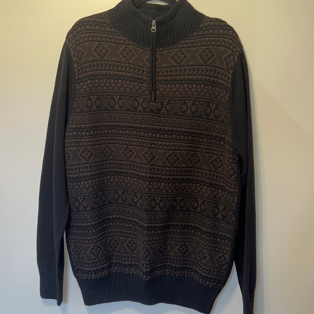 100 % cotton makes the body of the sweater